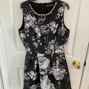 Black White Floral Dress Size 5 Crystal Doll